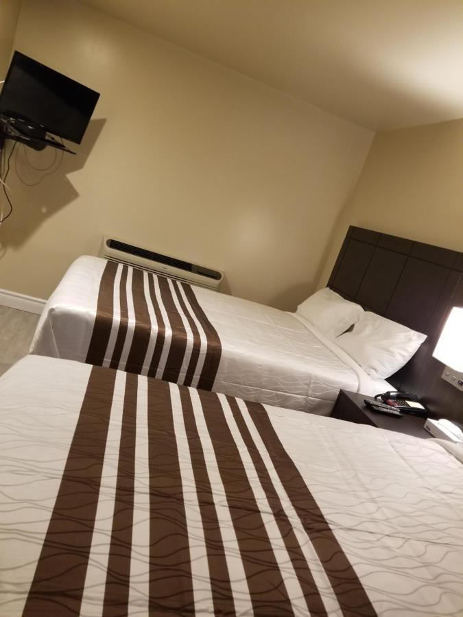 Silver Maple Motel هاليبرتون المظهر الخارجي الصورة